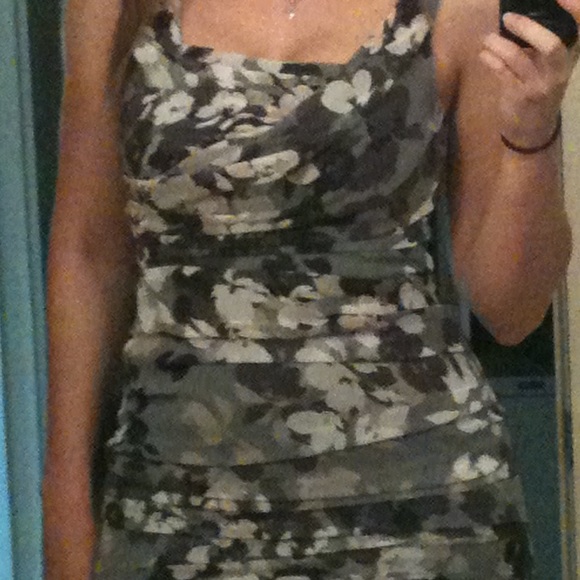 Express Runched Floral Dress - Picture 5 of 5